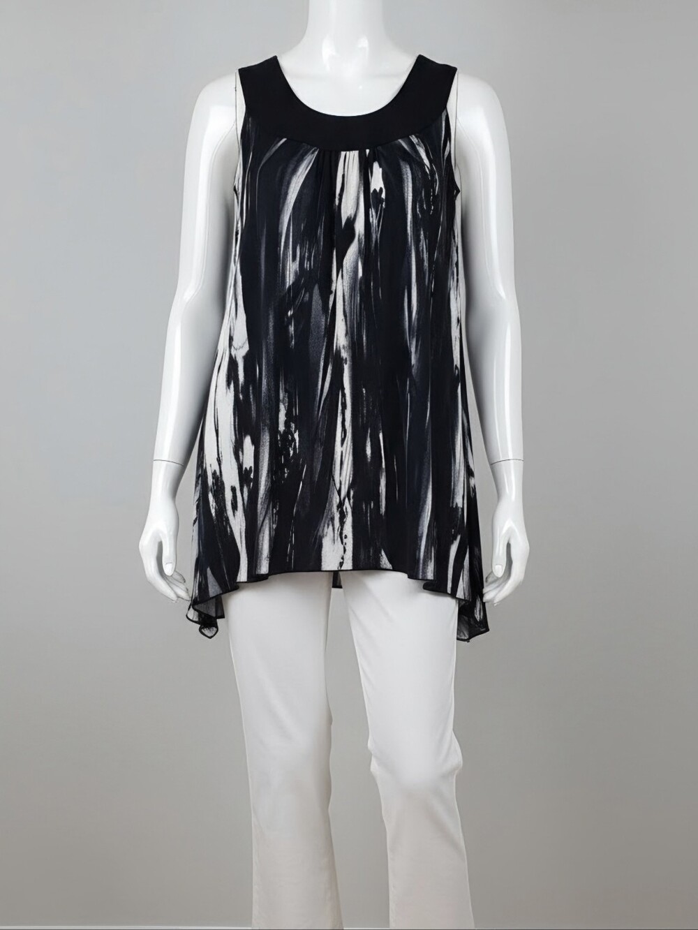 Claudia Richard Black & White Abstract Scoop Neck Flowy Blouse MADE IN USA.
